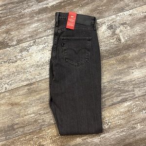 Dark Gray Levi’s Skinny Jeans